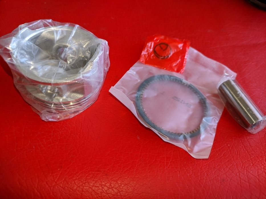 Кованые поршни для Suzuki.