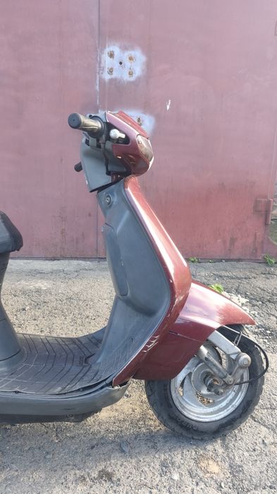 Honda Lead ,,1988,,(90куб.) возможна доставка (на документах)
