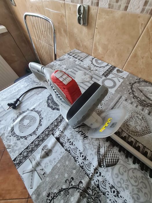 Elektryczne nożyce do żywopłotu ikra
