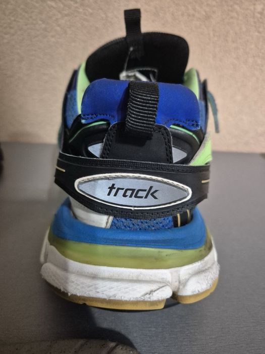 Balenciaga track 1