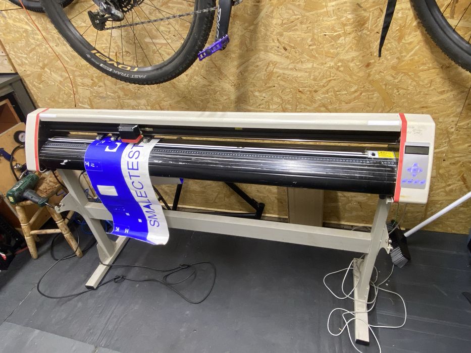 Ploter tnący redsail roland rs 1360c  reklama drukarka