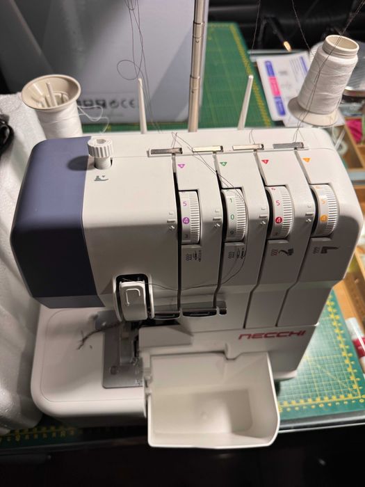 Оверлок Necchi NL11C