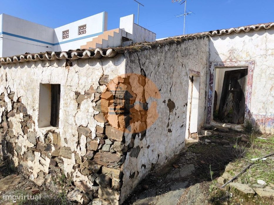 Moradia De Aldeia - Em Ruinas - Para Demolir Ou Reconstruir - Com T...