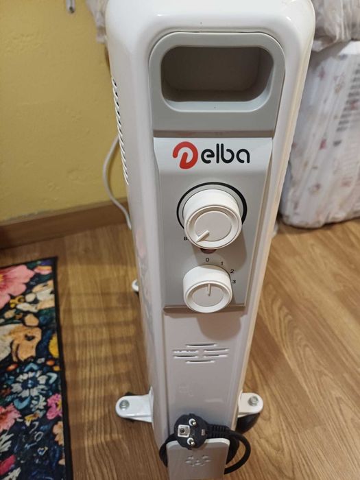 Radiador a Óleo DELBA com Rodas e Capa