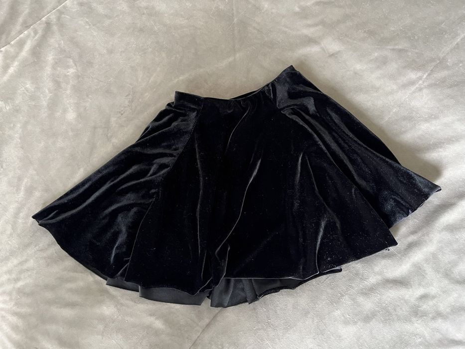 Czarna aksamitna welurowa spódniczka M 38