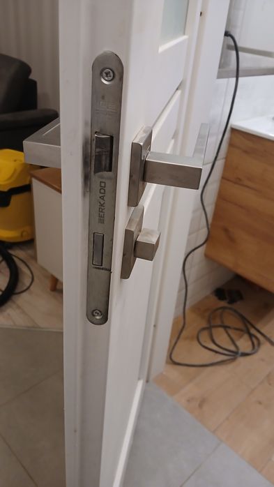 Drzwi wewnętrzne "80" prawe.