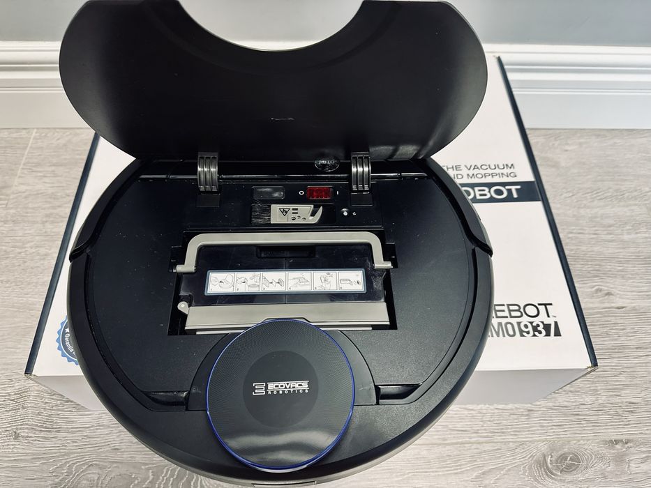 ECOVACS DEEBOT OZMO 937 — розумний робот-пилосос + вологе прибирання