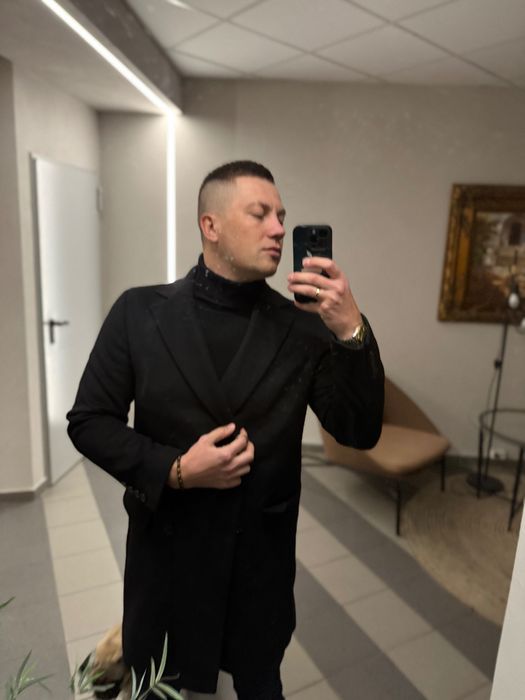 Класичне пальто бізнес стиль престижно виглядає