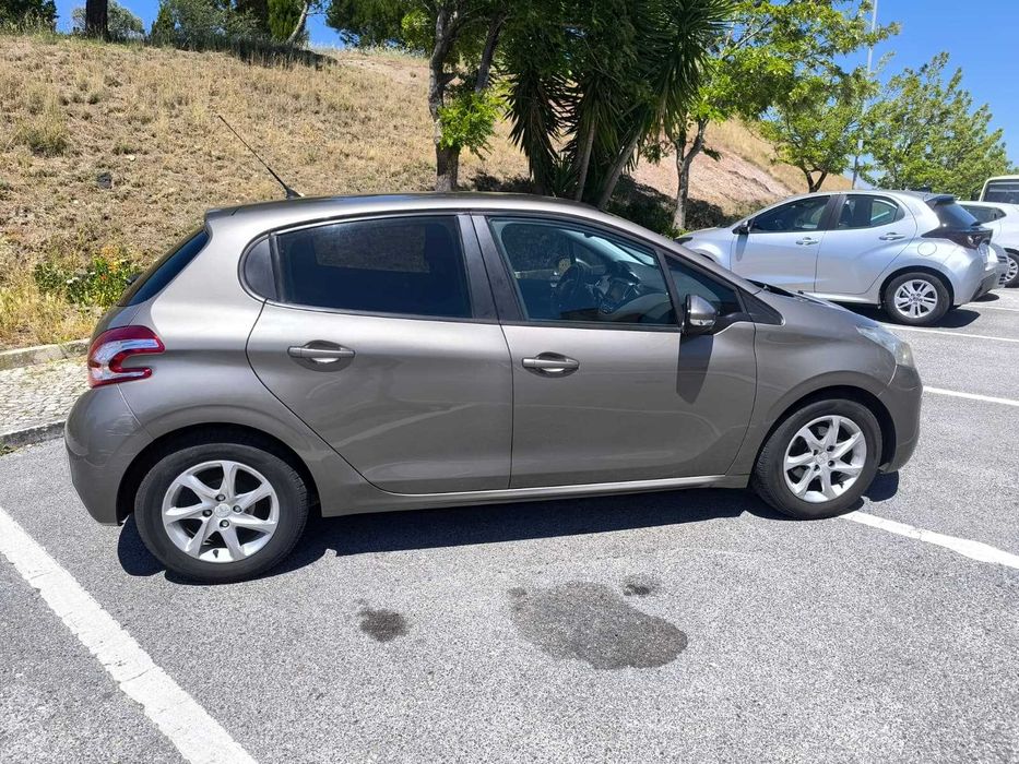 Peugeot 208 — fotografia 4