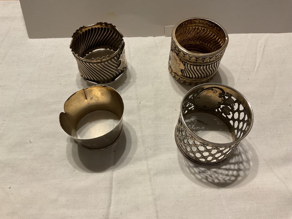 Conjunto de argolas em prata todas com contraste