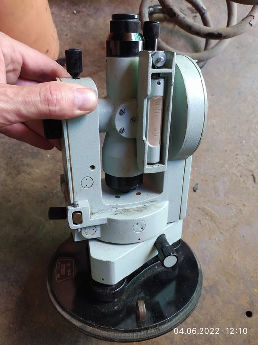 Теодоліт 2Т30П

Б/в