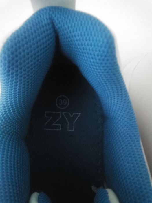 Sapatilhas novas tamanho 39 Zippy