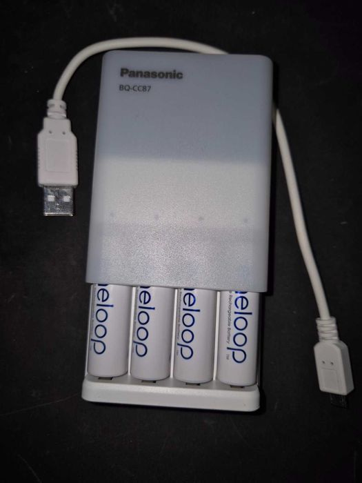 Повербанк и зарядное устройство Panasonic Eneloop BQ-CC87 + 4 аккума