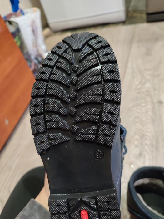 Продам шкіряні чоботи