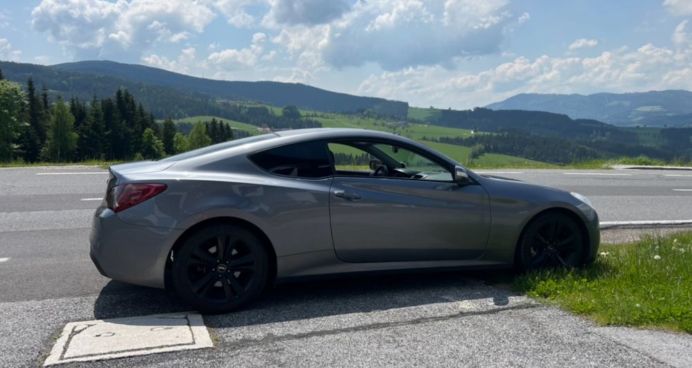 Hyundai Genesis Coupe 2.0T