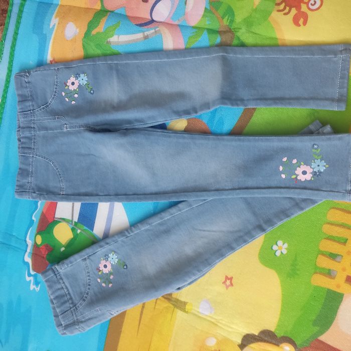 Джинсики нові для красуні  , розмір в оголошенні