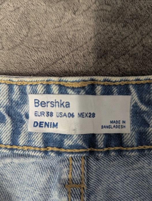 Джинси Mom's жіночі Bershka