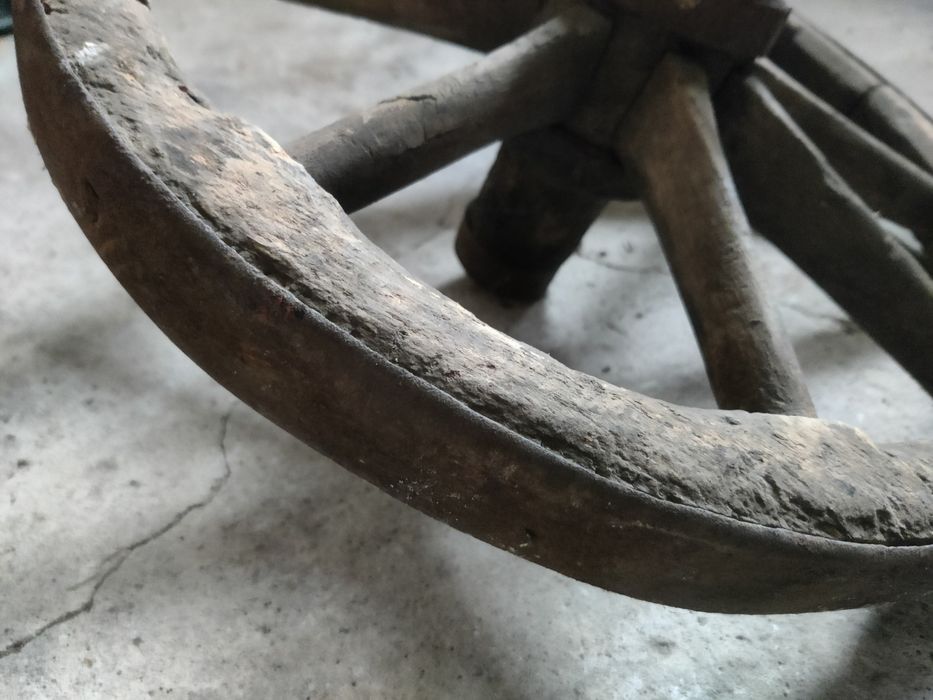 Zabytkowe koło, średnica ok 45 cm