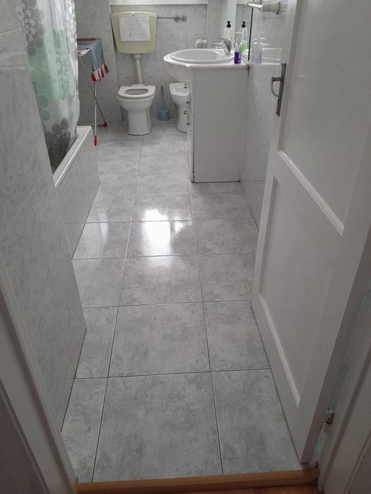 Alugo quarto na Portela de Sintra