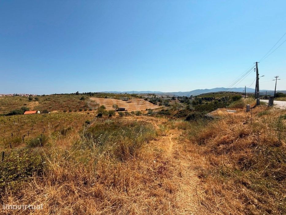 Terreno Rústico - com viabilidade para construção - situado em Vila... — Vila Nova de Foz Côa, Guarda