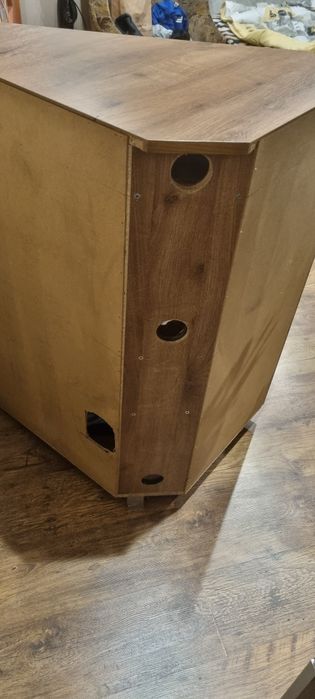 Szafka narożna pod telewizor