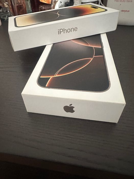 iPhone 16 Pro Dourado