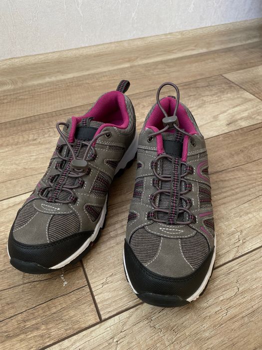 Landrover кросівки жіночі р.38