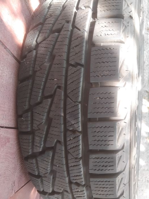 Продам комплект шини зима