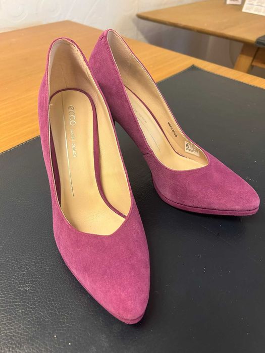 Sapatos de Senhora da Marca "ECCO" tamanho 39