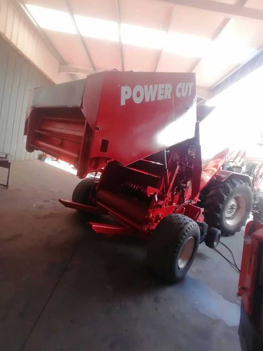 Enfardadeira Enroladora de Rolos de Marca Mascar - usada