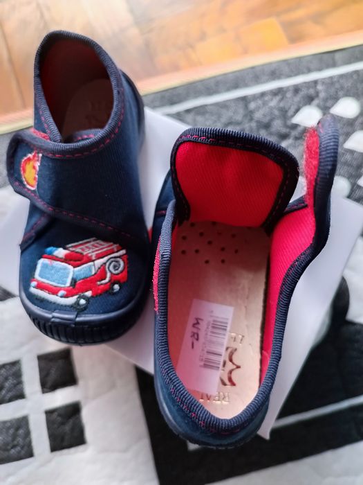 Nowe buty dla chłopca rozmiar 21
