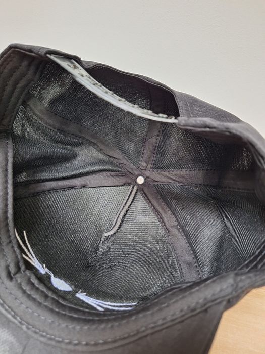 Nowa czapka z daszkiem