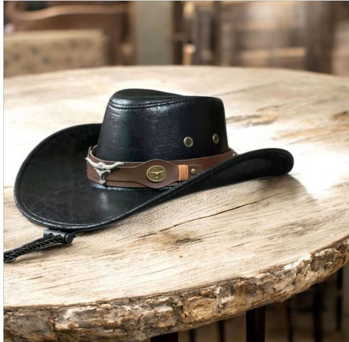Nowy czarny kapelusz kowbojski