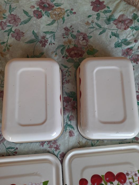 2 эмалированных судка