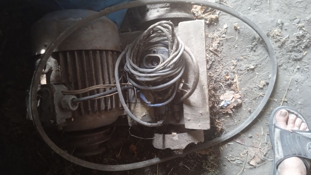 циркулярка с фуганком , мотором і пилами