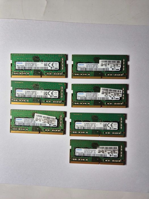 Продам пам'ять Samsung DDR4 об'ємом 8 ГБ PC4-2400T