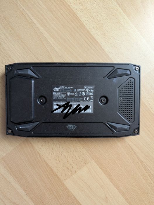 Intel NUC i7-6770HQ 16GB RAM, 240GB NVMe