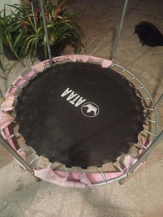 Trampolim para criança