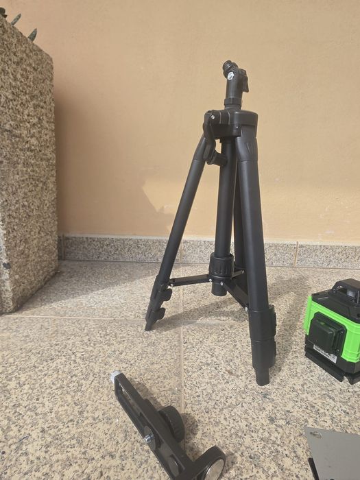 Nível Laser 4D 16 Linhas Verde (Tripé + 2 Baterias + Comando e Acessórios)