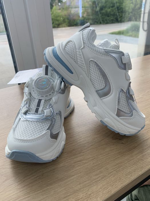 Дитячі  осінні кросівки