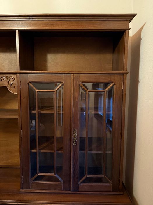Móvel de sala / cristaleira / louceiro