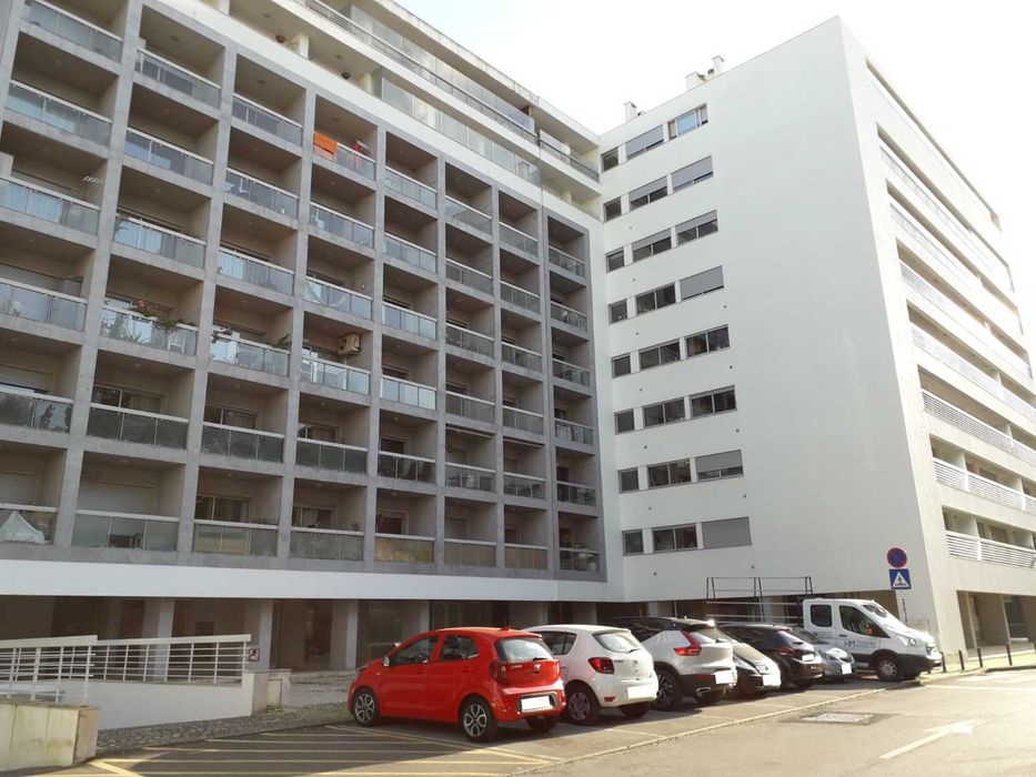 Garagem Miraflores c/2 acessos: R Dr Alfredo da Costa e Av das Túlipas