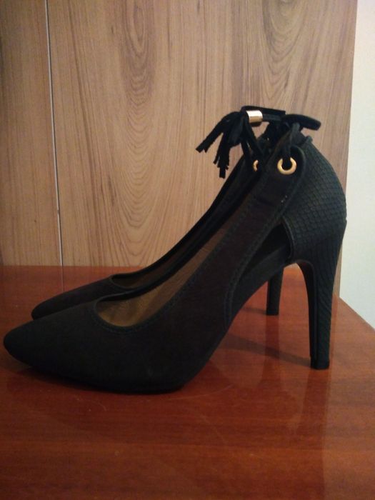 Szpilki z frędzlami Top Secret roz. 38 czarne, skórka/zamsz