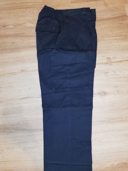 Calça multibolsos reforçadas - novas