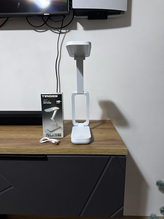 Продам настільну лампу tiross