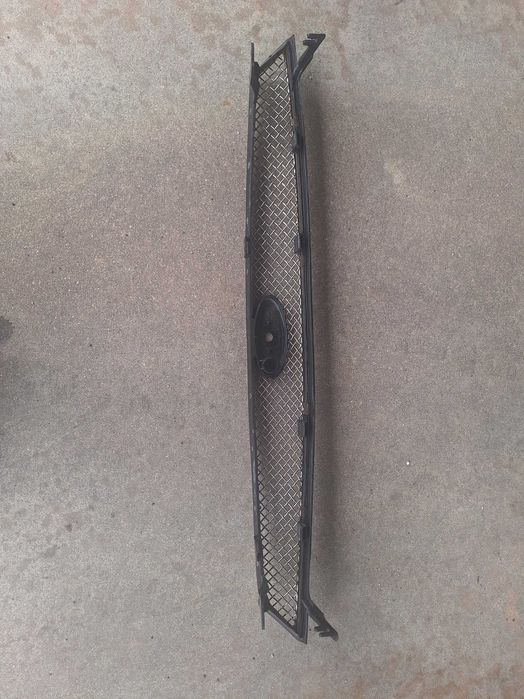 Grelha frente Ford Focus I 99 - 05
