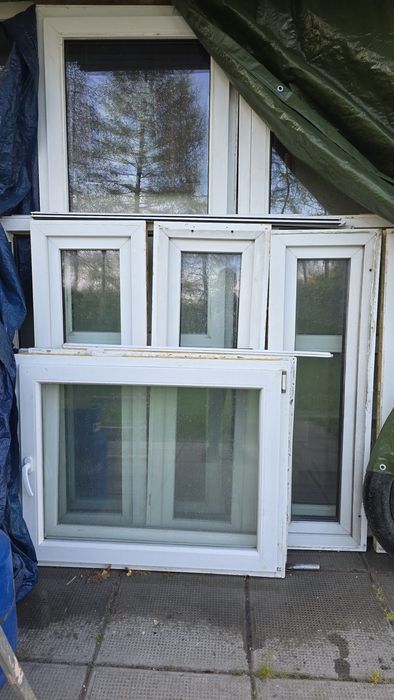 Okna plastikowe białe.