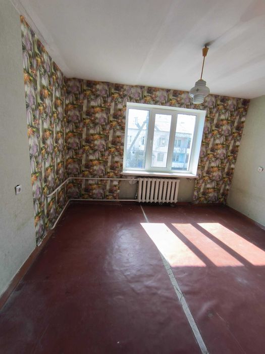 Продам квартиру в смт Чутове