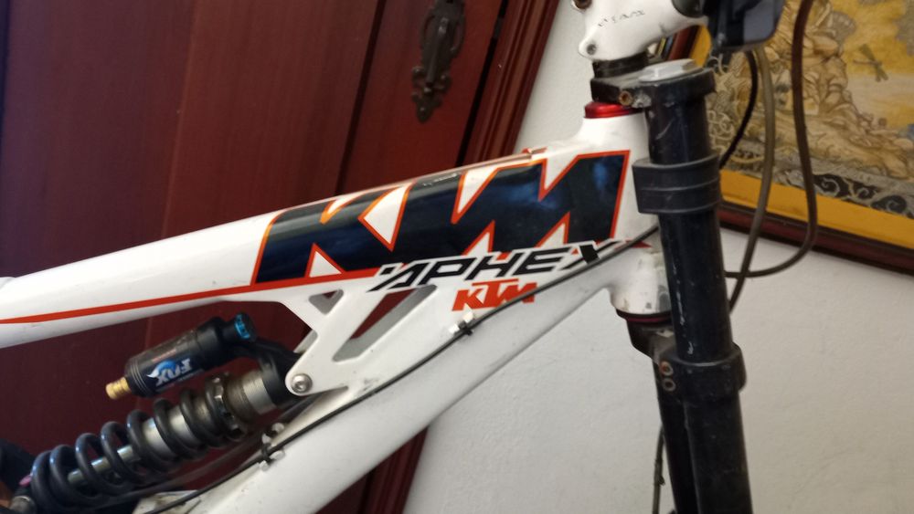 Bicicleta Downhill KTM APHEX