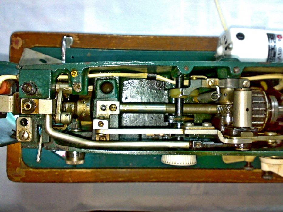 Швейная машина Naumann